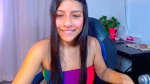Snapshot of _xxxlittlegirl chatting on 02.12.25 ZARA online show from 02.12.25