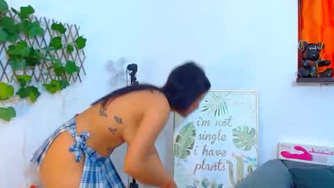 Snapshot of _xxxlittlegirl chatting on 02.28.25 ZARA online show from 02.28.25