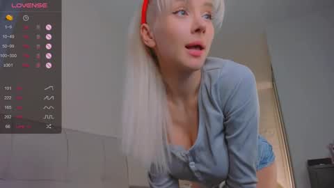 Snapshot of _your_tessa chatting on 12.25.24 Tessa - online show from 12.25.24