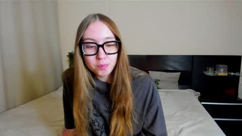 Snapshot of _yourhotangel_ chatting on 05.31.26 Eva online show from 05.31.26