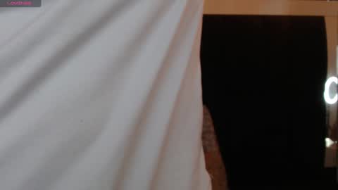 Yuyi online show from 01.06.25