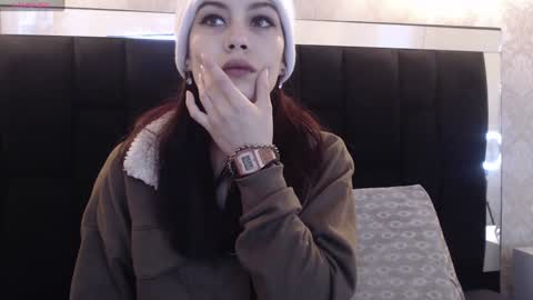 Yuyi online show from 01.07.25