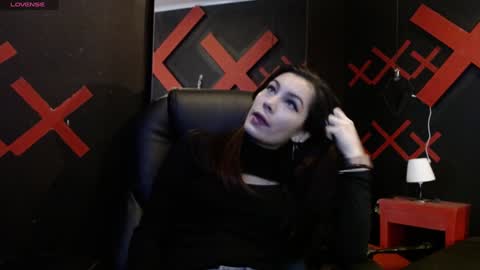 Yuyi online show from 01.13.25