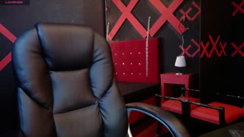 Yuyi online show from 01.17.25