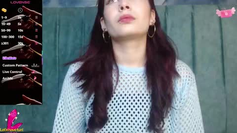 Yuyi online show from 09.27.25