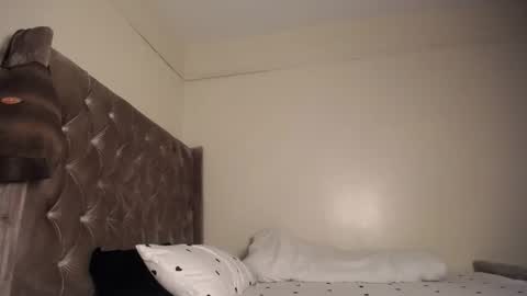 Snapshot of _zoilah chatting on 10.03.25 Zoilah online show from 10.03.25