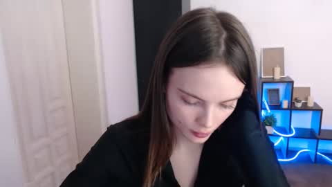 a_ariella_ online show from 12.03.25