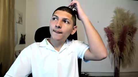 Snapshot of a_lejandro_0_8 chatting on 03.08.26 a_lejandro_0_8 online show from 03.08.26