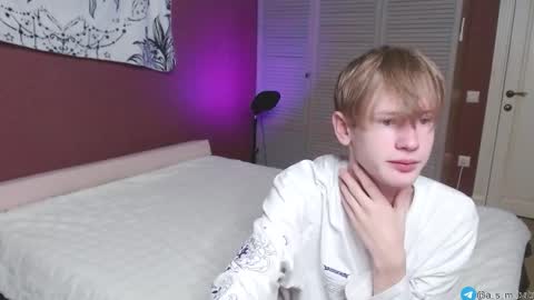 Snapshot of a_s_m_ chatting on 09.12.25 Kris Michael online show from 09.12.25