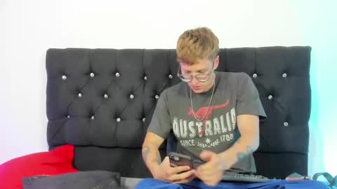 A Sexy Couple online show from 10.05.25