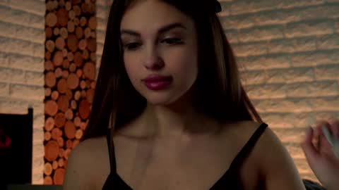 Lina online show from 01.14.25