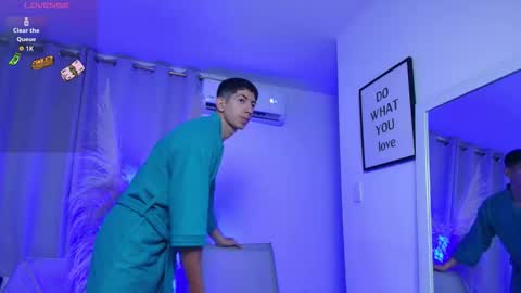 Axel online show from 09.26.25