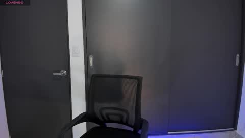 Snapshot of aandreamartinez1 chatting on 10.18.25 andrea online show from 10.18.25