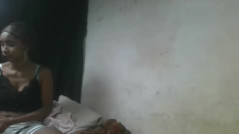 Snapshot of aangelinee chatting on 10.19.25 aangelinee online show from 10.19.25