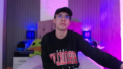 Aaron online show from 11.03.25