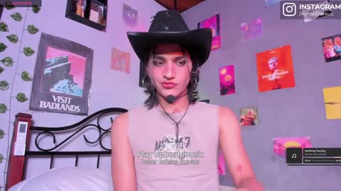 Snapshot of aaron_darkus chatting on 01.08.25 Aaron  online show from 01.08.25
