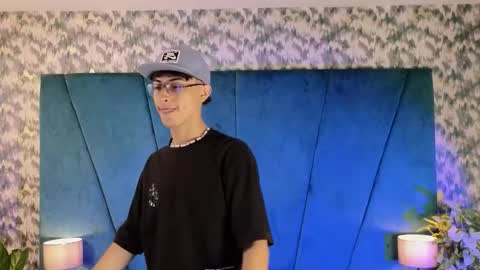 Snapshot of aaron_eze chatting on 09.26.25 Aaron Ezequiel online show from 09.26.25