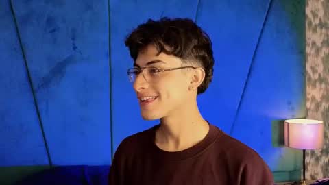 Snapshot of aaron_eze chatting on 10.05.25 Aaron Ezequiel online show from 10.05.25