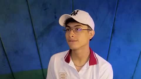 Snapshot of aaron_eze chatting on 10.12.25 Aaron Ezequiel online show from 10.12.25