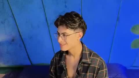 Aaron Ezequiel online show from 11.15.25