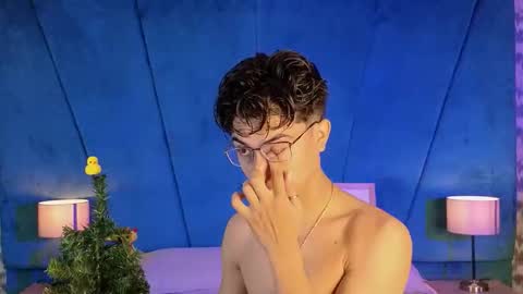 Aaron Ezequiel online show from 12.04.25