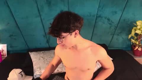 Aaron Ezequiel online show from 05.07.26