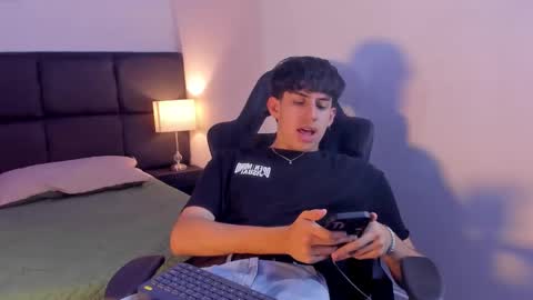 Aron online show from 09.17.25