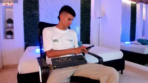 Aaron online show from 01.17.26