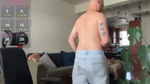 Snapshot of aaronstone_ chatting on 10.31.25 Scrufffypup online show from 10.31.25