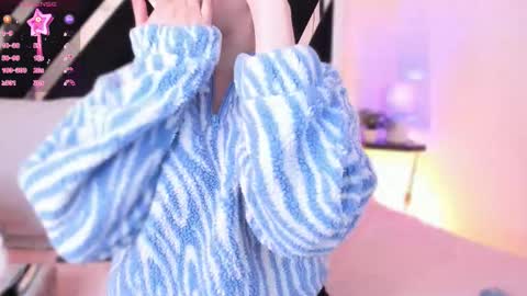 Snapshot of abbie_foxxx chatting on 10.18.25 abbie online show from 10.18.25