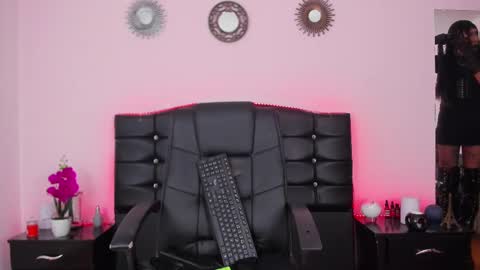 Snapshot of abbigaiil_fuster_ chatting on 02.18.25 Abbigail Fuster online show from 02.18.25