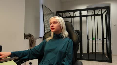 ABBY LAKER online show from 09.27.25