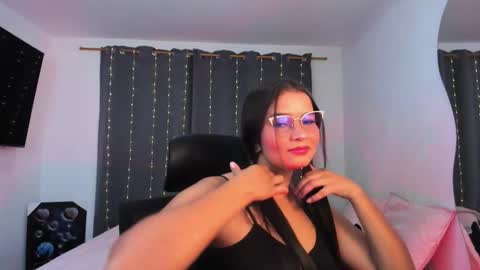 Snapshot of abby_parker1 chatting on 10.27.25 Abby online show from 10.27.25