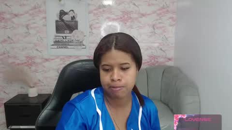 Snapshot of abby_t_ chatting on 09.27.25 abby online show from 09.27.25