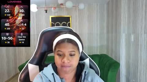 Snapshot of abby_t_ chatting on 10.14.25 abby online show from 10.14.25