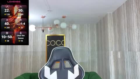 Snapshot of abby_t_ chatting on 10.18.25 abby online show from 10.18.25