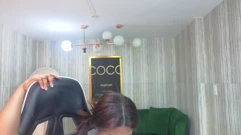 Snapshot of abby_t_ chatting on 10.27.25 abby online show from 10.27.25