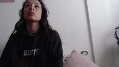 Snapshot of abby_taylorr_ chatting on 10.12.25 Vannesa online show from 10.12.25