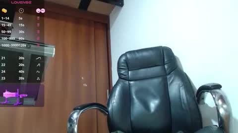 Snapshot of abby_taylorr_ chatting on 10.20.25 Vannesa online show from 10.20.25