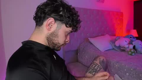 START TRANSMISSION ---- AM COLOMBIA TIME online show from 04.21.26