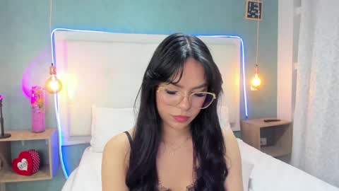 Abby Dixon  online show from 01.11.25