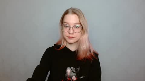 Abby Lovense is active online show from 12.24.24