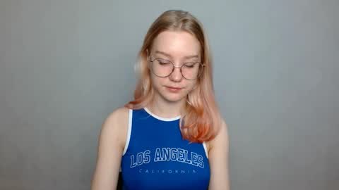 Abby Lovense is active online show from 01.03.25