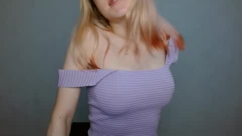 Abby Lovense is active online show from 01.10.25