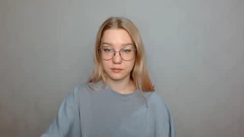 Abby Lovense is active online show from 01.31.25