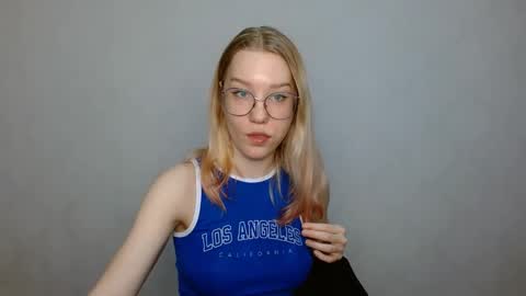 Abby Lovense is active online show from 02.02.25