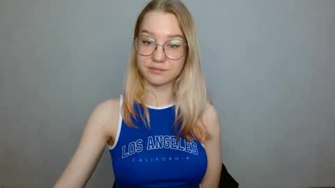 Abby Lovense is active online show from 02.08.25