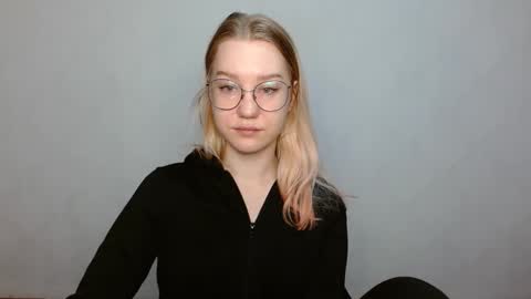 Abby Lovense is active online show from 02.09.25