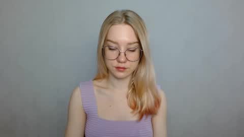 Abby Lovense is active online show from 02.10.25