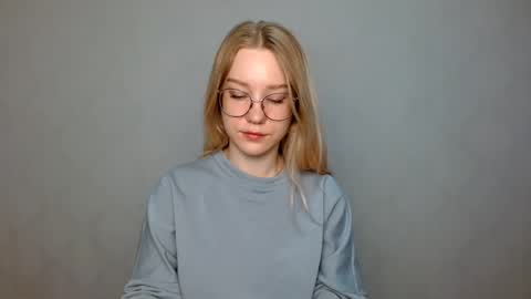 Abby Lovense is active online show from 02.25.25